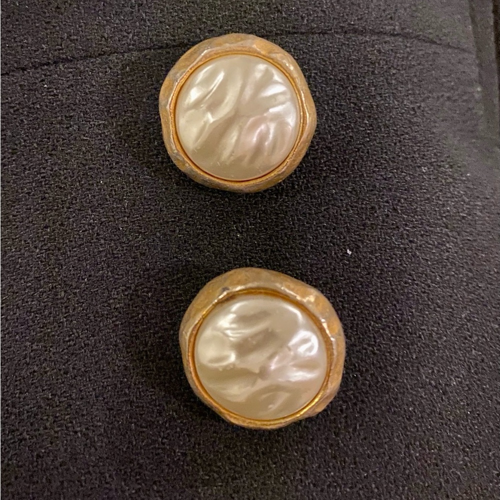 Elegant Round Pearl Domed Buttons